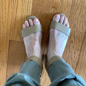 Charles David nude leather Gloria sandals